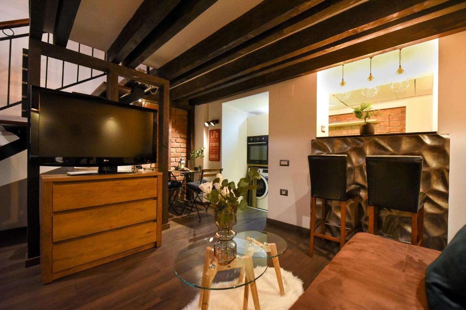 Central Comfort - Duplex-Style Studios On Regina Elisabeta Bucarest Habitación foto